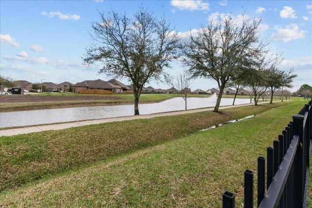 205 Bailey Brook Lane, Dickinson, TX 77573