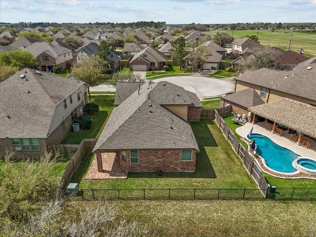 205 Bailey Brook Lane, Dickinson, TX 77573