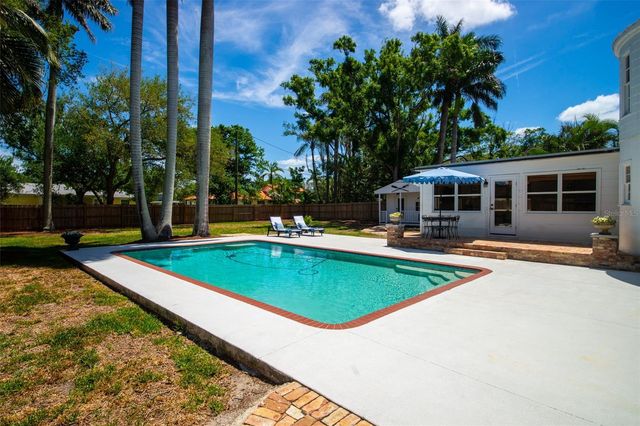 108 26TH STREET NW, Bradenton, FL 34205