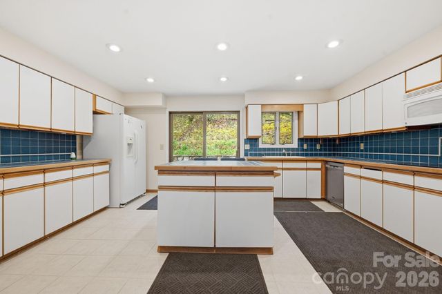 652 Shepherds Creek Road, Robbinsville, NC 28771