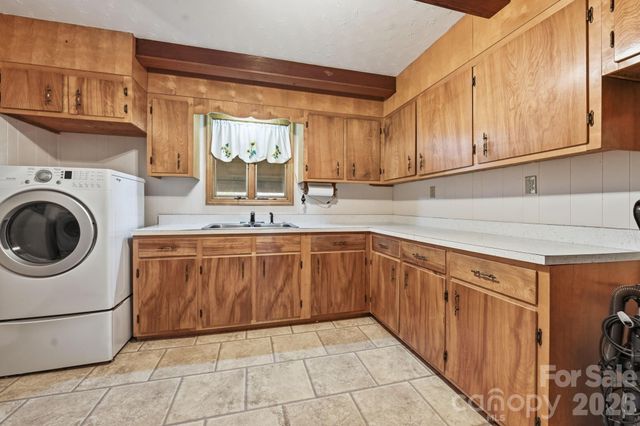 652 Shepherds Creek Road, Robbinsville, NC 28771