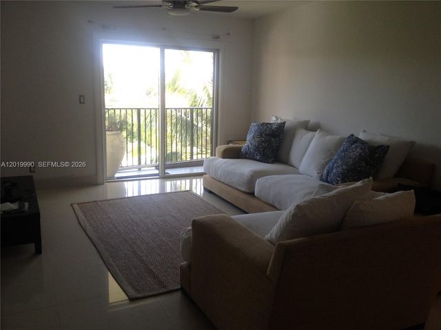 6855 Edgewater Dr 3DN, Coral Gables, FL 33133