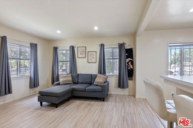 4074 Leimert Boulevard, Los Angeles, CA 90008