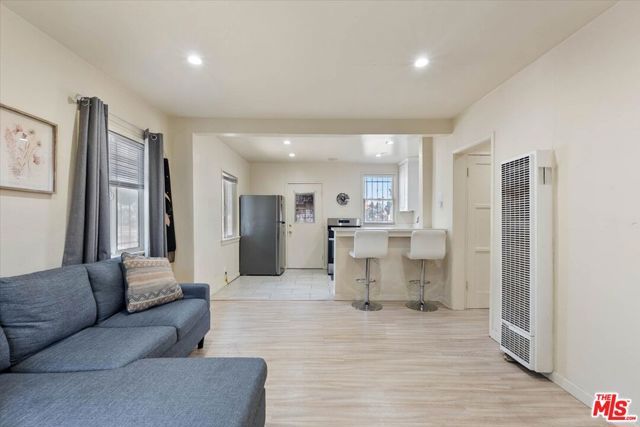4074 Leimert Boulevard, Los Angeles, CA 90008