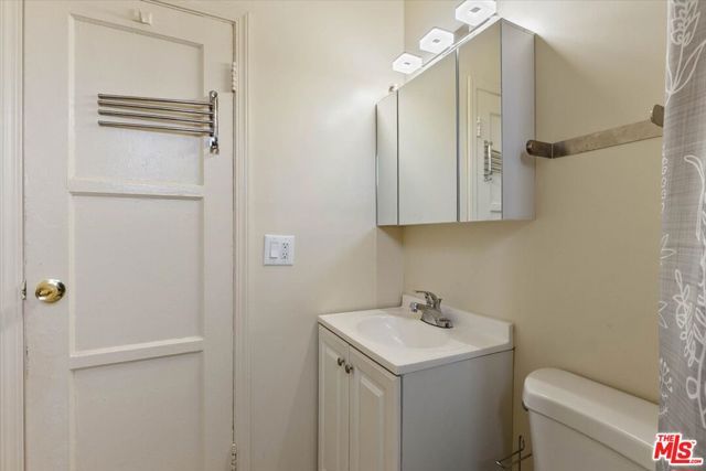 4074 Leimert Boulevard, Los Angeles, CA 90008
