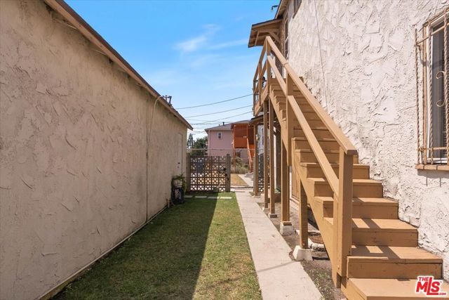 4074 Leimert Boulevard, Los Angeles, CA 90008