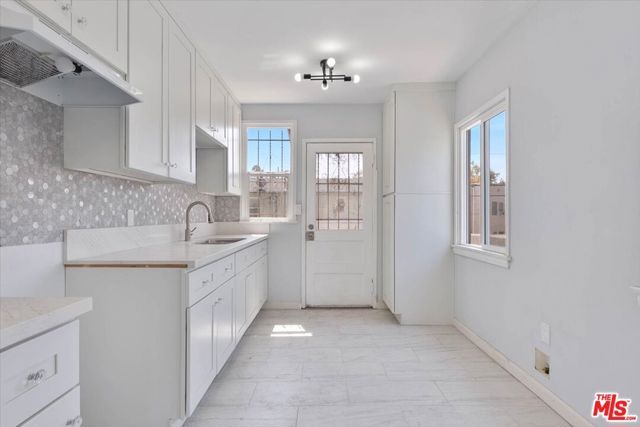 4074 Leimert Boulevard, Los Angeles, CA 90008