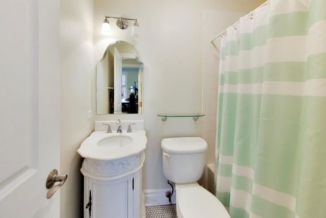 1701 N Crilly Court 2E, Chicago, IL 60614