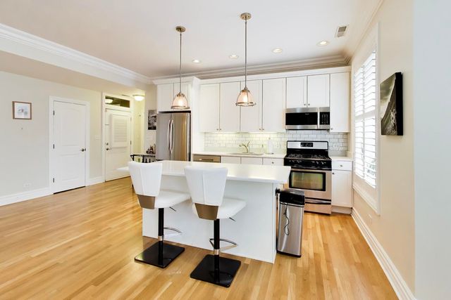 1701 N Crilly Court 2E, Chicago, IL 60614