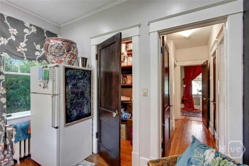 Image 14 of property listing at 1612 Skidaway Road, Savannah, GA 31404