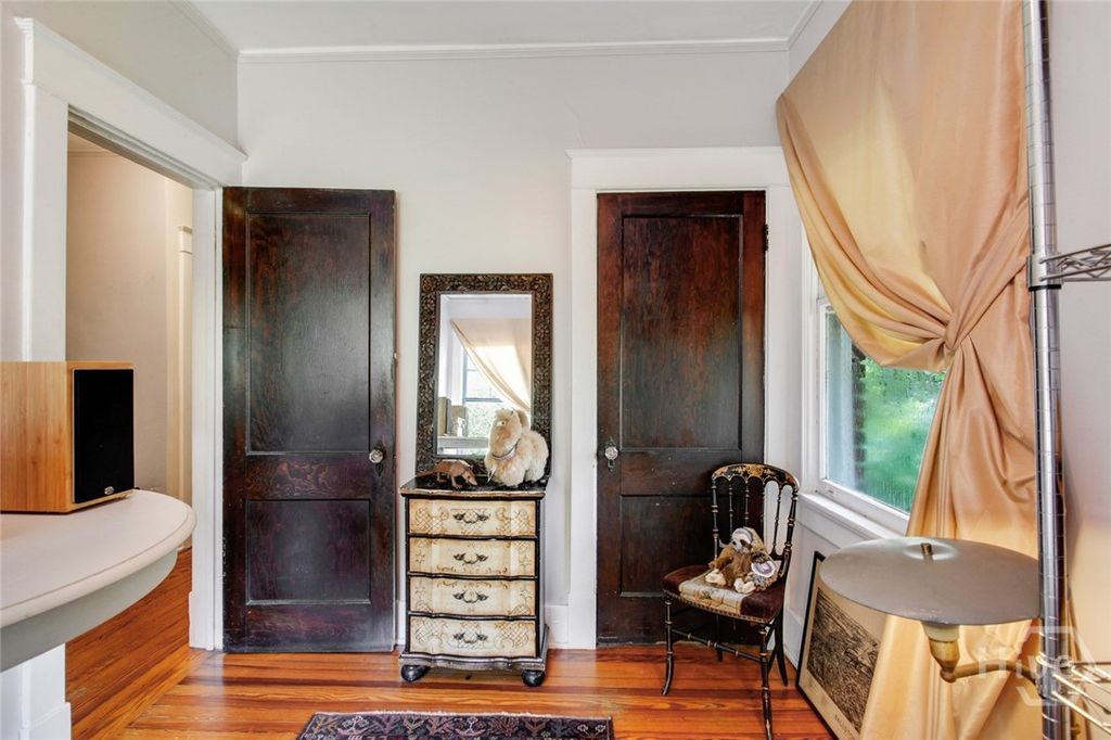 Image 16 of property listing at 1612 Skidaway Road, Savannah, GA 31404
