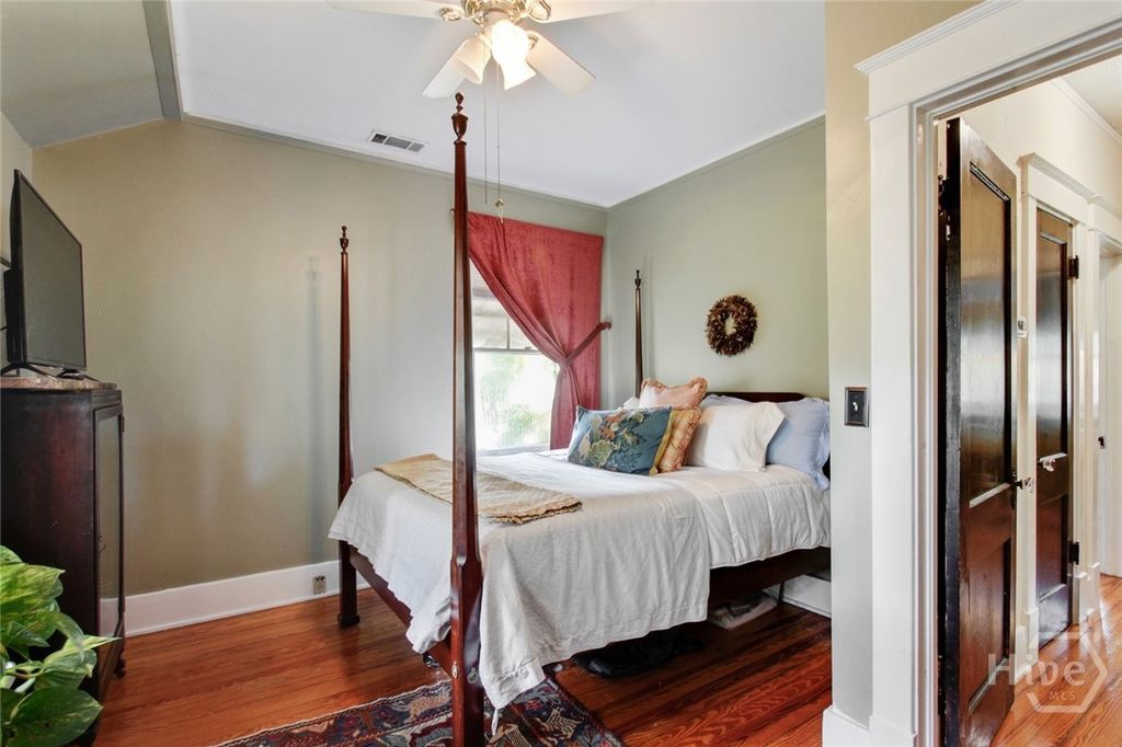 Image 17 of property listing at 1612 Skidaway Road, Savannah, GA 31404