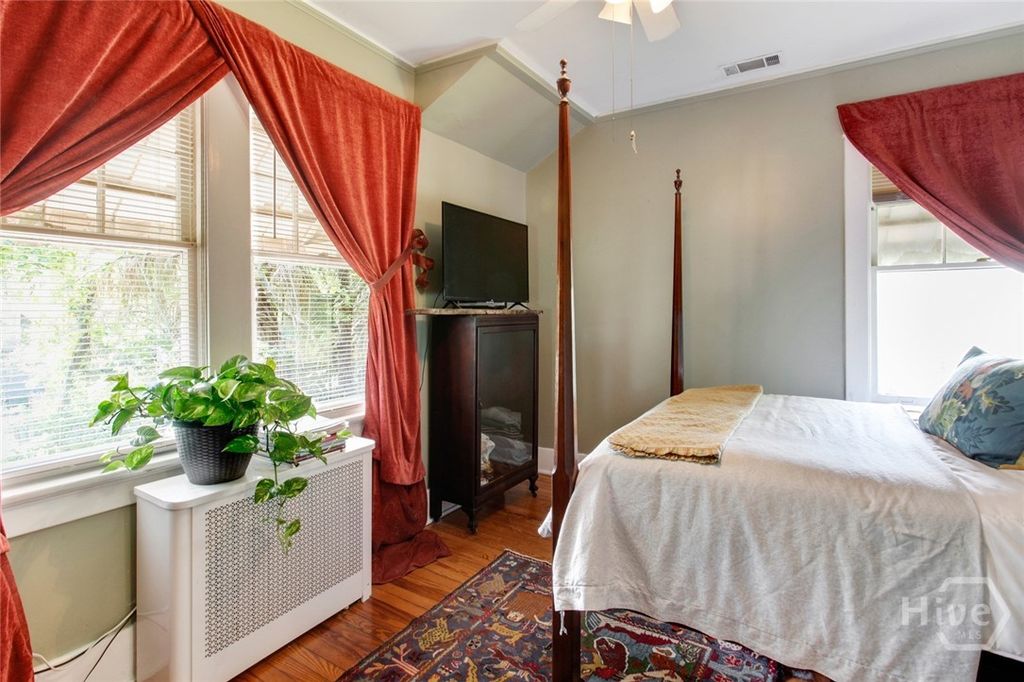 Image 18 of property listing at 1612 Skidaway Road, Savannah, GA 31404