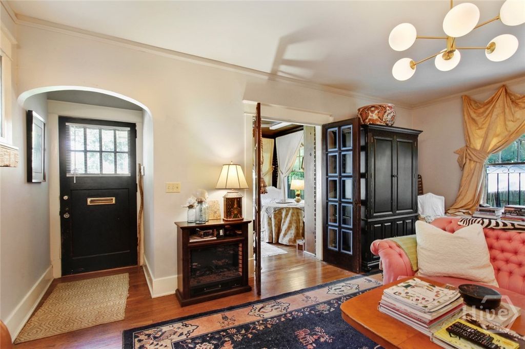 Image 2 of property listing at 1612 Skidaway Road, Savannah, GA 31404