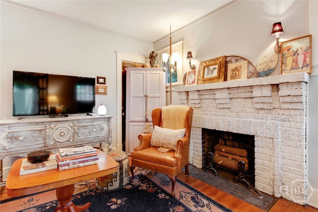 Image 6 of property listing at 1612 Skidaway Road, Savannah, GA 31404