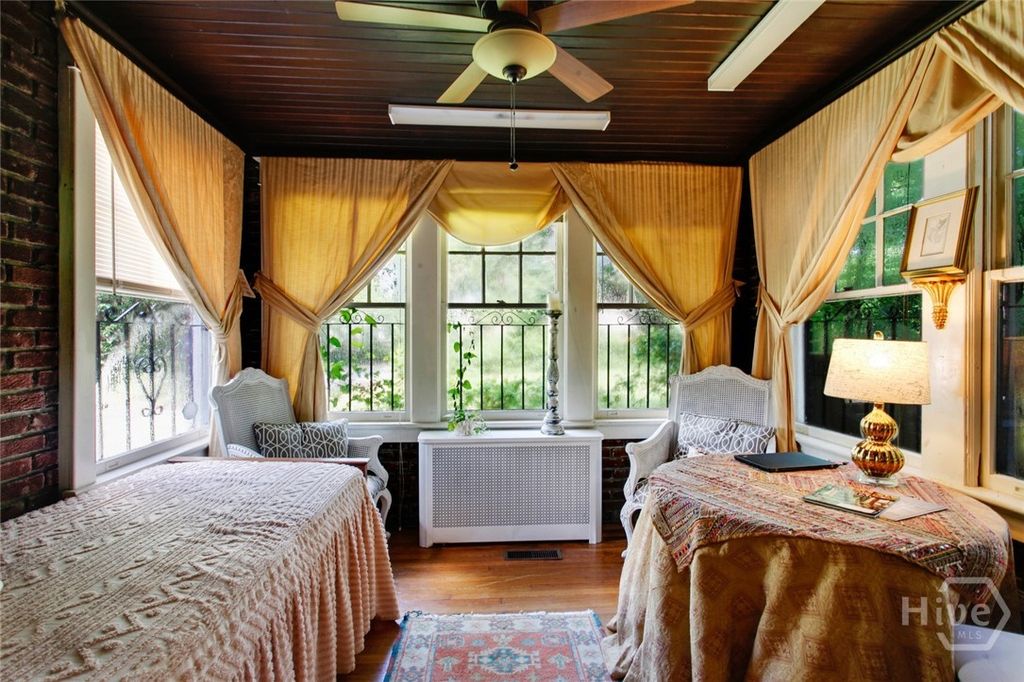 Image 7 of property listing at 1612 Skidaway Road, Savannah, GA 31404