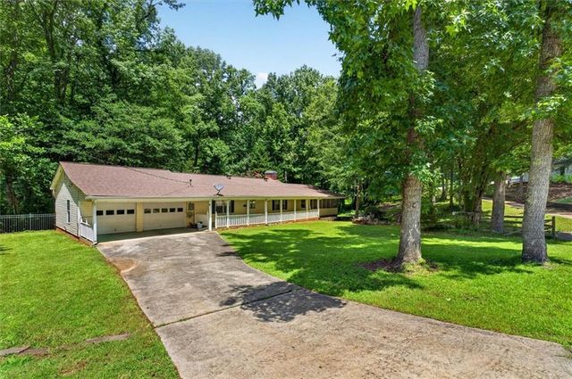 62 Chestnut Path, Dallas, GA 30132