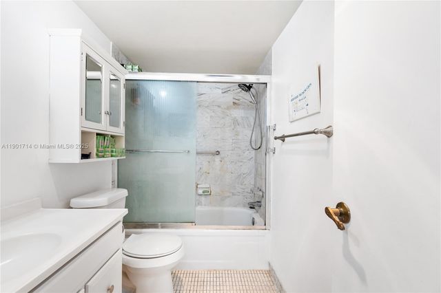 8900 Washington Blvd 404, Pembroke Pines, FL 33025