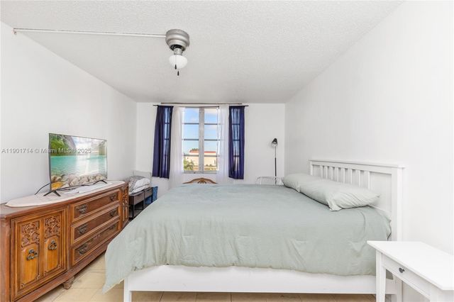 8900 Washington Blvd 404, Pembroke Pines, FL 33025