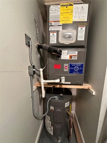 7 Colonial Club Dr 302, Boynton Beach, FL 33435