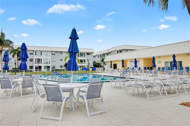 7 Colonial Club Drive 302, Boynton Beach, FL 33435