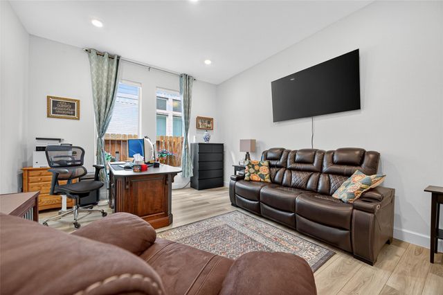 18326 Daybreak Glen Way, Cypress, TX 77433