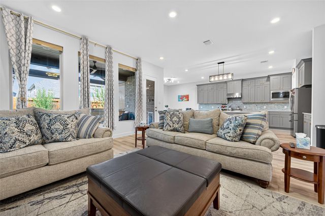 18326 Daybreak Glen Way, Cypress, TX 77433