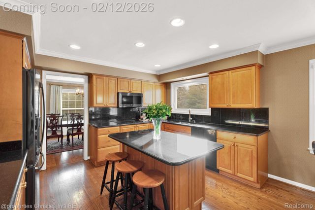 5772 Kingsmill Drive, Bloomfield Hills, MI 48301
