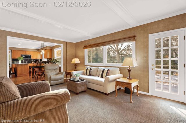 5772 Kingsmill Drive, Bloomfield Hills, MI 48301
