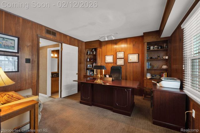 5772 Kingsmill Drive, Bloomfield Hills, MI 48301