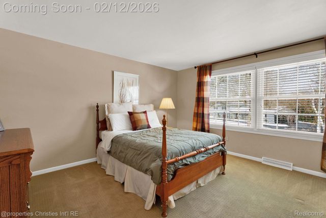 5772 Kingsmill Drive, Bloomfield Hills, MI 48301