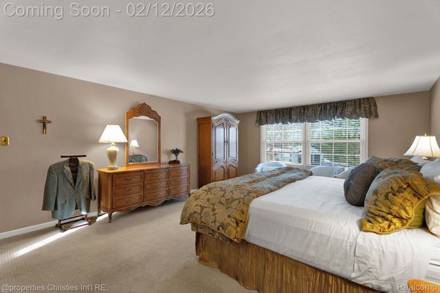 5772 Kingsmill Drive, Bloomfield Hills, MI 48301