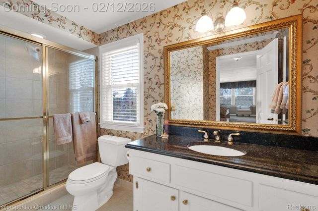 5772 Kingsmill Drive, Bloomfield Hills, MI 48301