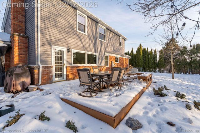 5772 Kingsmill Drive, Bloomfield Hills, MI 48301