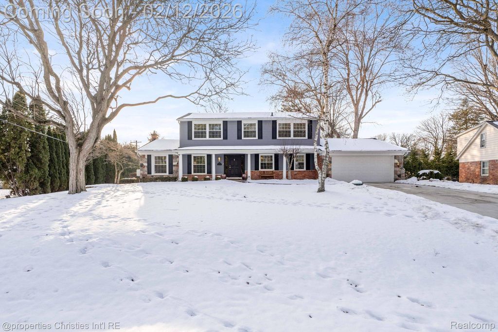 5772 Kingsmill Drive, Bloomfield Hills, MI 48301