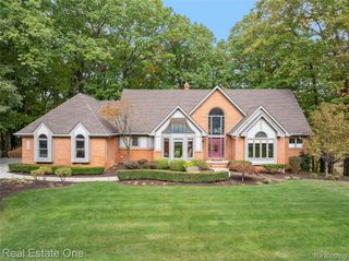 2044 Pine Hollow Trail, Brighton, MI 48114