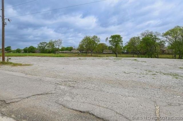 S Memorial Drive, Tulsa, OK 74133
