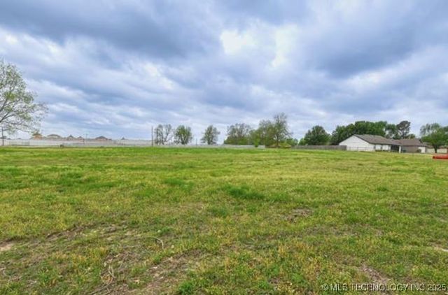 S Memorial Drive, Tulsa, OK 74133