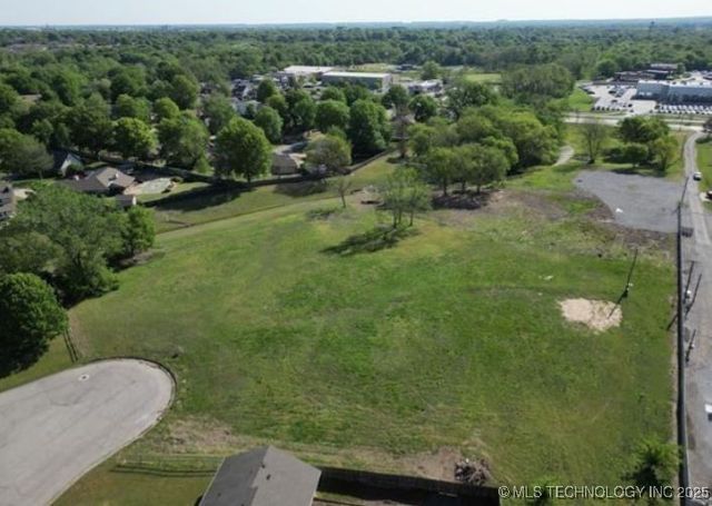 S Memorial Drive, Tulsa, OK 74133