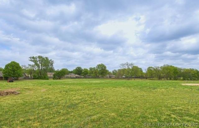 S Memorial Drive, Tulsa, OK 74133