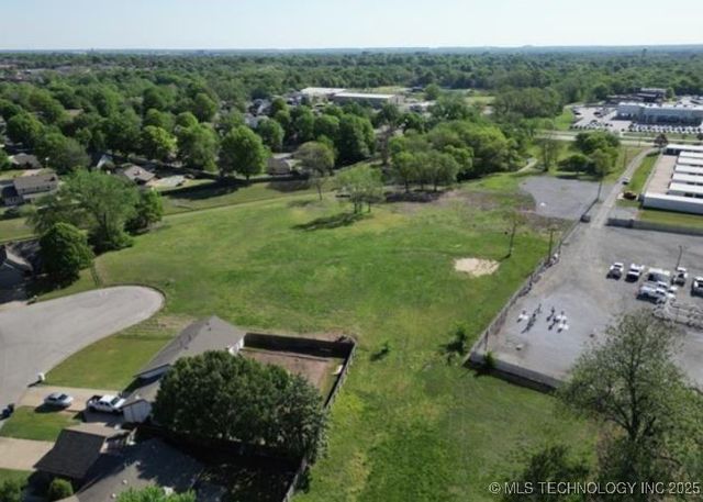 S Memorial Drive, Tulsa, OK 74133