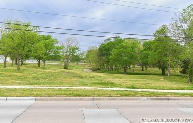 S Memorial Drive, Tulsa, OK 74133