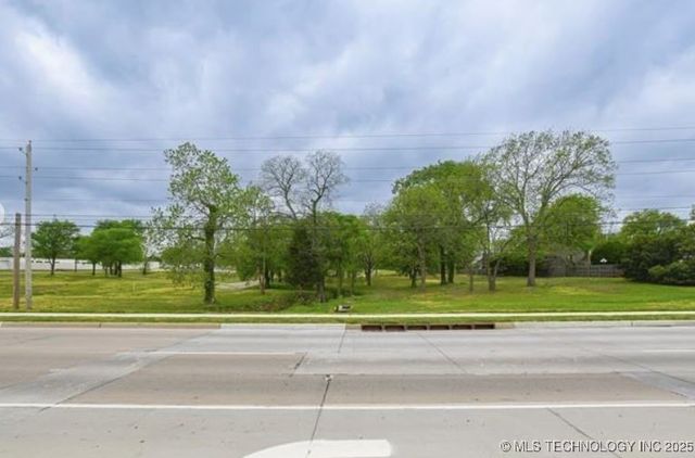S Memorial Drive, Tulsa, OK 74133