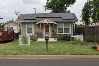 806 W Chambers Street, Cleburne, TX 76033