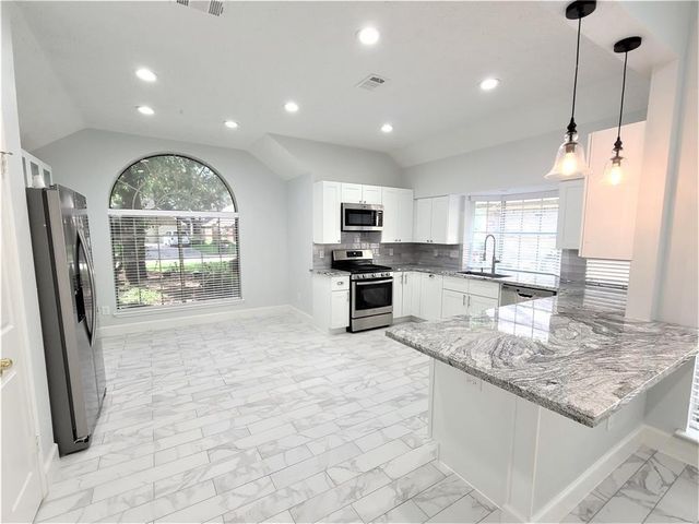 3051 Creek Manor Drive, Houston, TX 77339