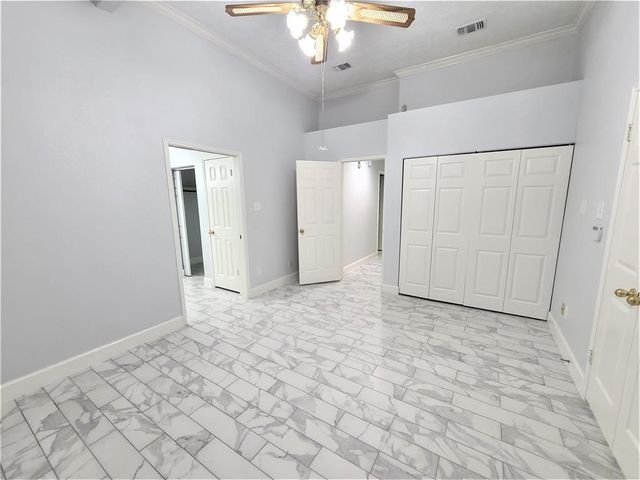 3051 Creek Manor Drive, Houston, TX 77339