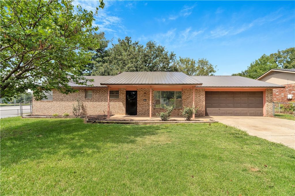 2706 Eidson Street, Springdale, AR 72762