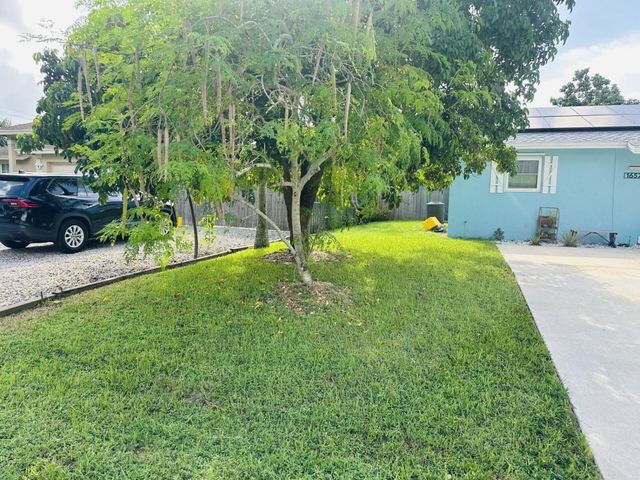 1657 MAGNOLIA Lane, West Palm Beach, FL 33417