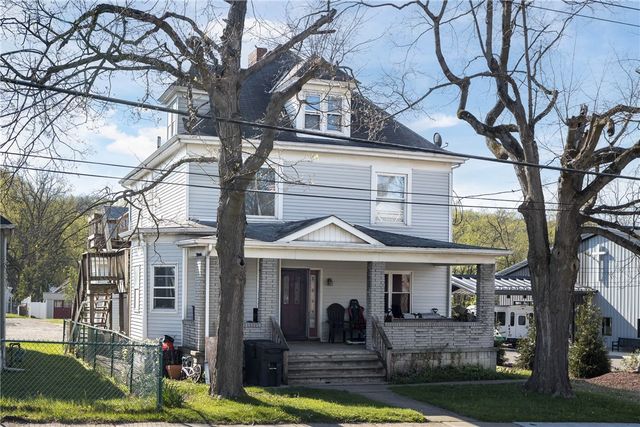 524 W Pike St, Meadowlands, PA 15347