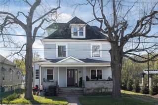 524 W Pike St, Meadowlands, PA 15347